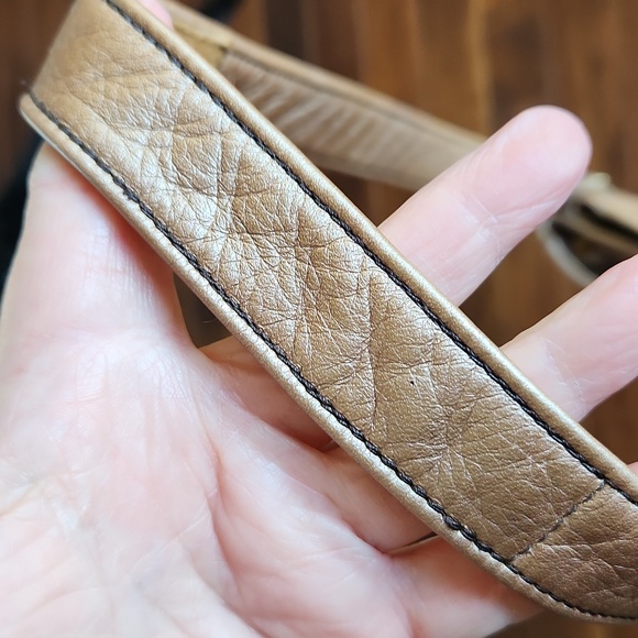 Vintage SAS Metallic Golden Pebbled Leather CROSSBODY Shoulder Bag Purse - Picture 17 of 17